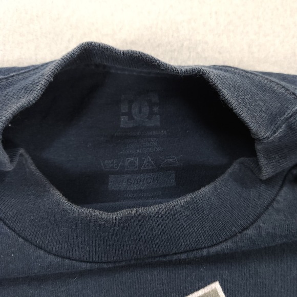 DC Skate T Shirt Mens Small Navy Blue Short Sleeve Y2K Style - Picture 2 of 6